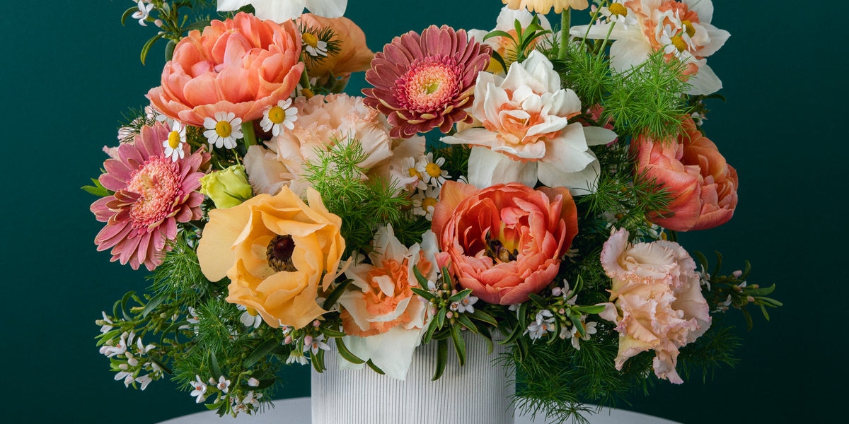 The Lillian (Designer's Choice) Vase – Lillian's Floral Studio